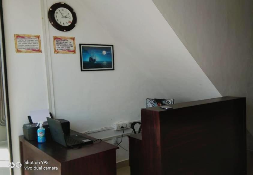 Hotel Emirates Residency Pudunagaram Esterno foto