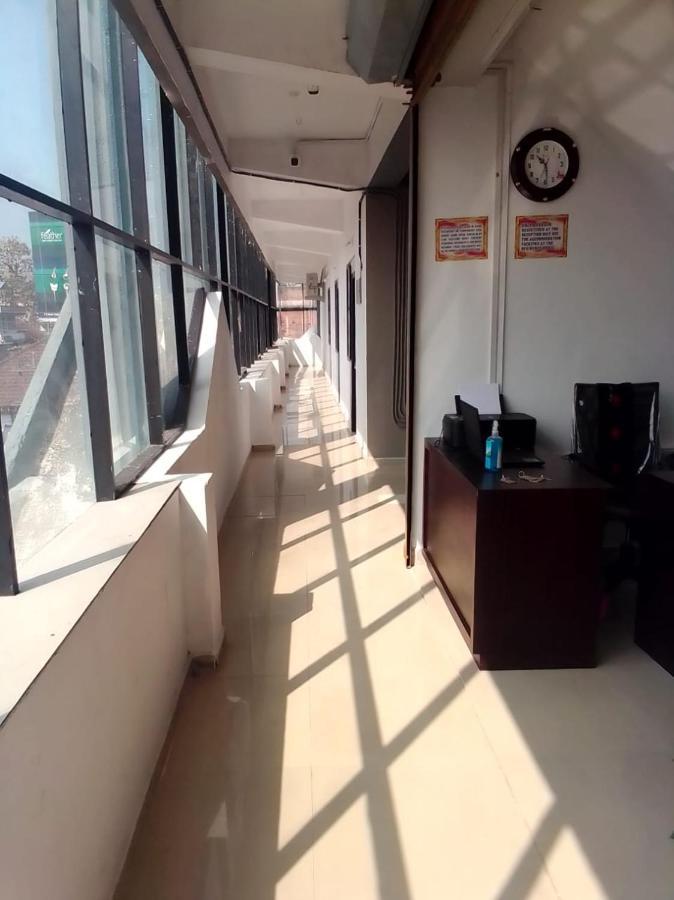 Hotel Emirates Residency Pudunagaram Esterno foto