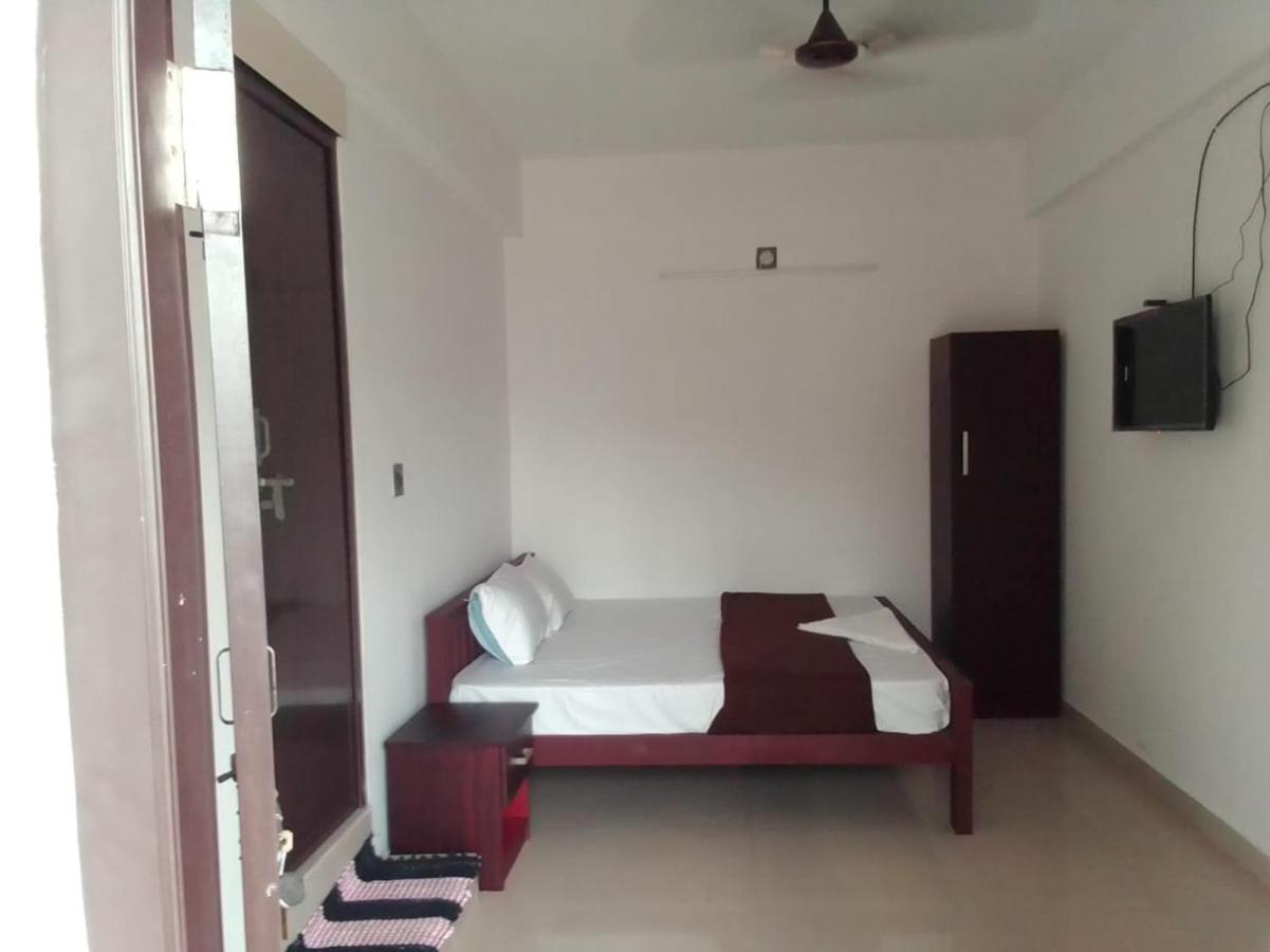 Hotel Emirates Residency Pudunagaram Esterno foto